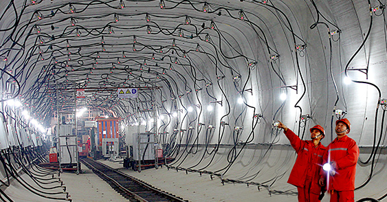 郑州下穿中州大道顶管隧道